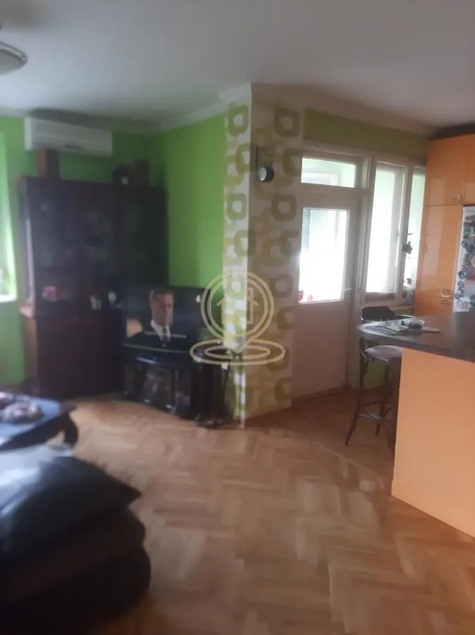 Prodaja, trosoban stan, 80m², Centar, Pančevo