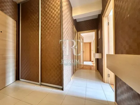 Rent, three bedroom apartment, 100m², Blok 6, Podgorica - image 2