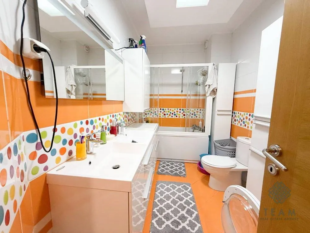 Prodaja, trosoban stan, 136m², Centar, Podgorica