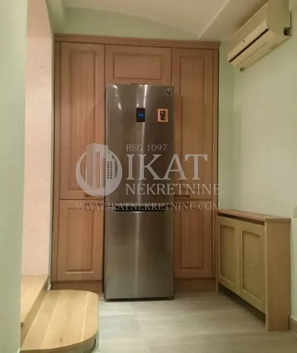 Izdavanje, trosoban stan, 83m², Stari Grad, Beograd