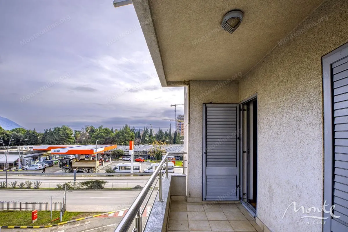 Sale, two bedroom apartment, 80m², Maine, Budva
