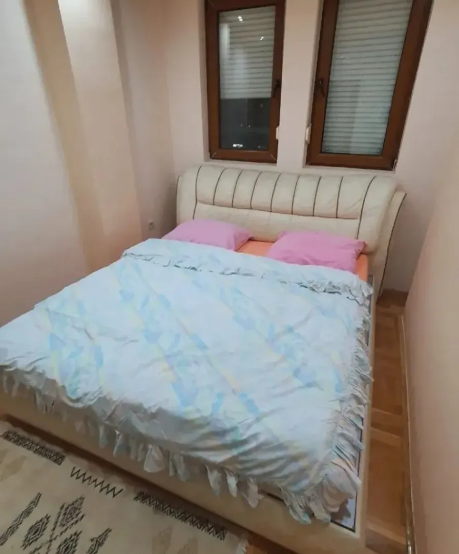 Izdavanje, jednosoban stan, 65m², Blok 6, Podgorica