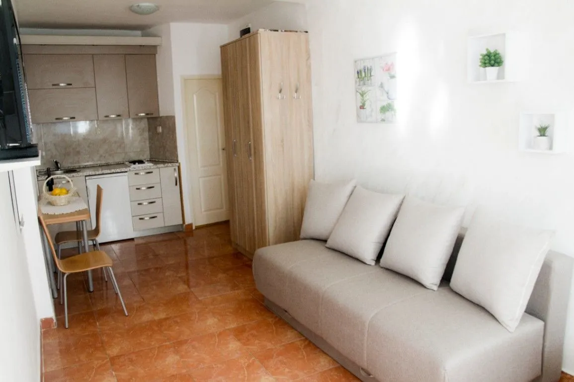 Sale, studio apartment, 26m², Sveti Stefan, Budva