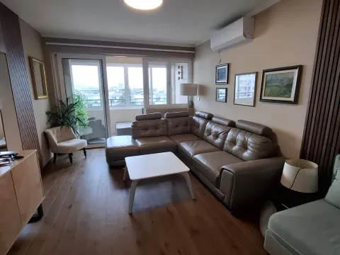 Izdavanje, dvosoban stan, 75m², Preko Morače, Podgorica - image 1