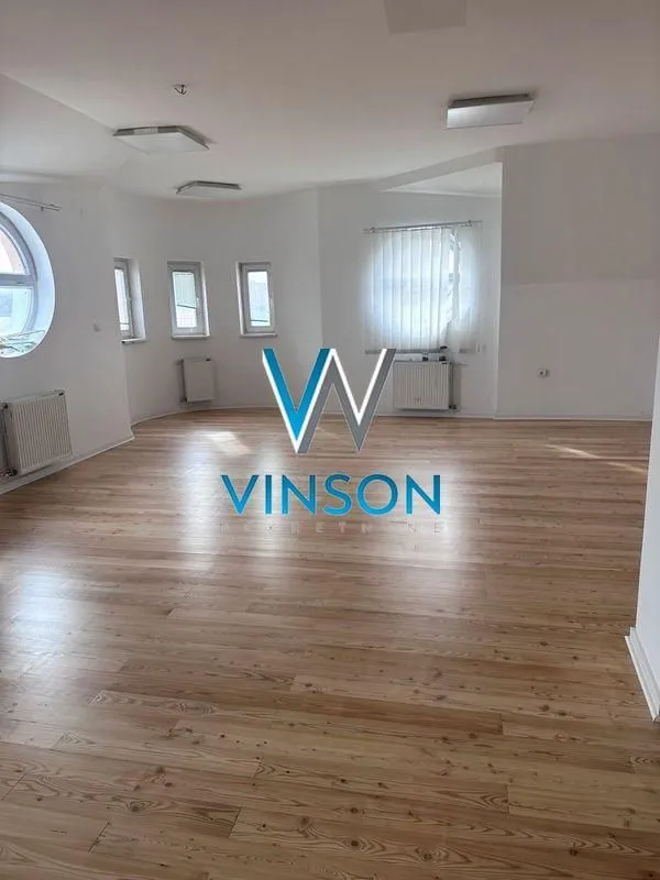 Prodaja, četvorosoban stan, 136m², Centar, Novi Sad