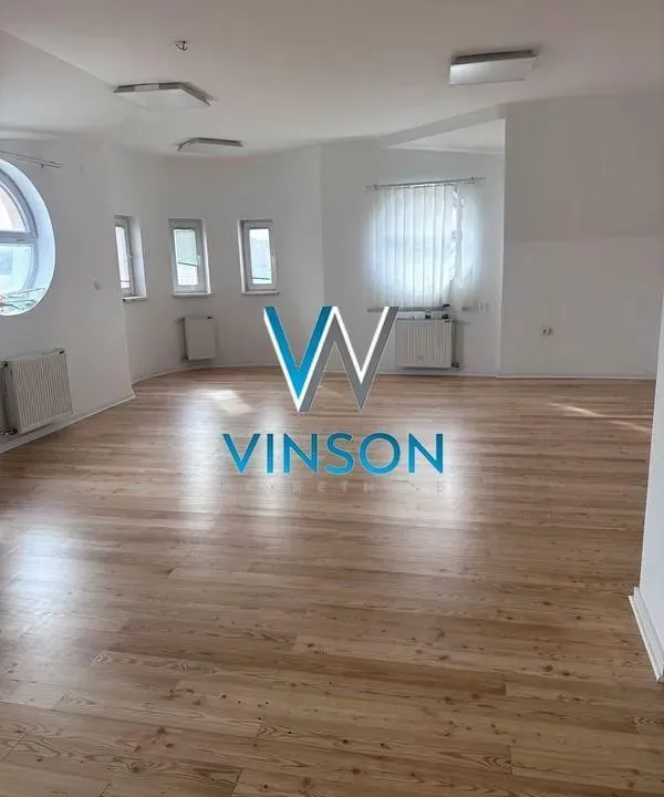 Prodaja, četvorosoban stan, 136m², Centar, Novi Sad