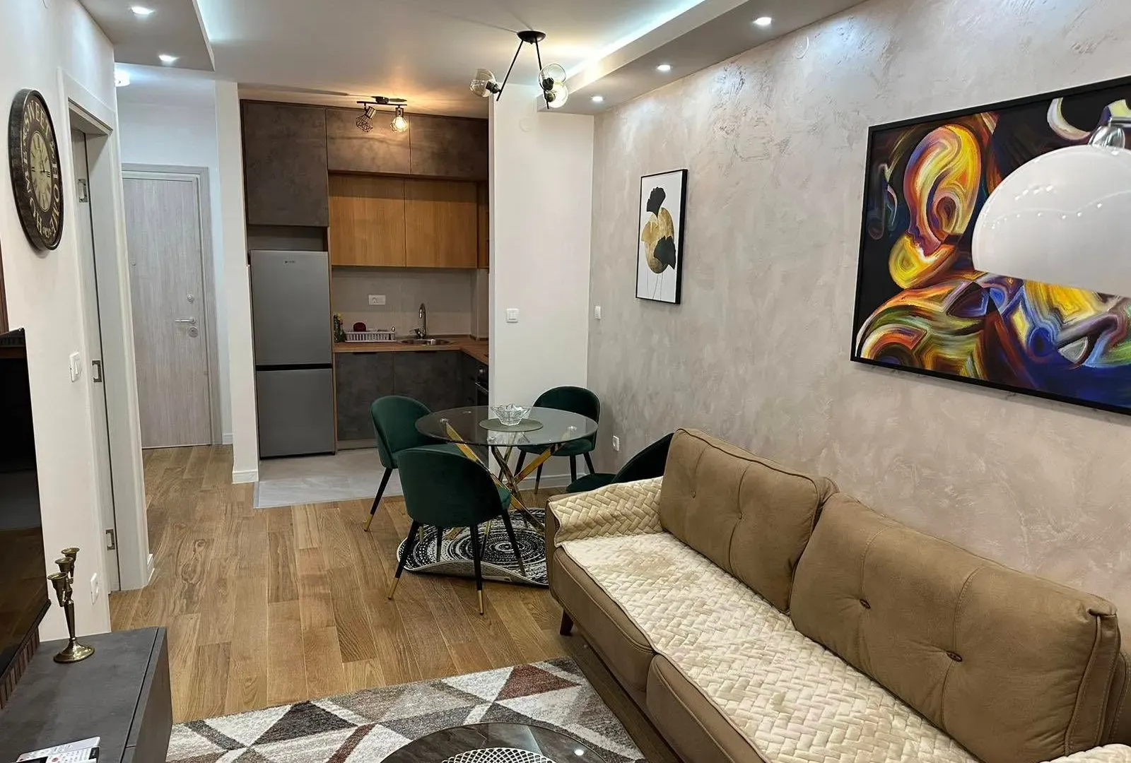 Izdavanje, stan, 42m², Central Point, Podgorica