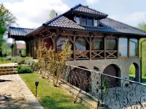  House for Sale, 334m2, Lazarevac, Beograd