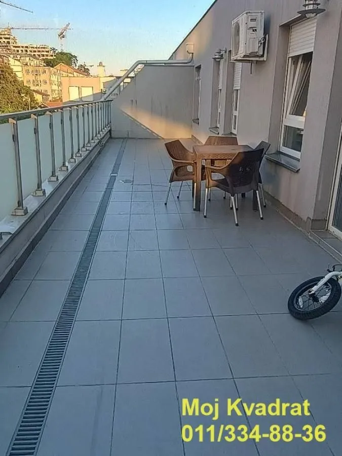 Izdavanje, trosoban stan, 107m², Kluz, Zvezdara Sve Podlokacije