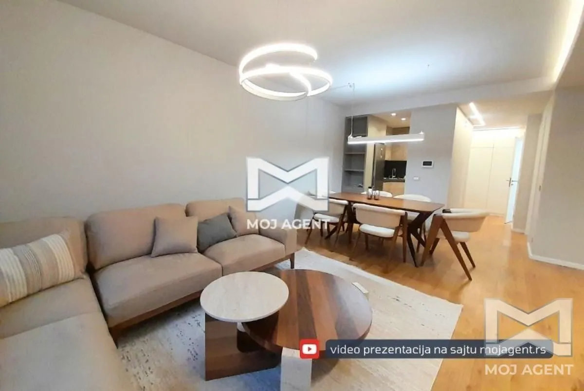 Izdavanje, trosoban stan, 76m², Niš, Srbija