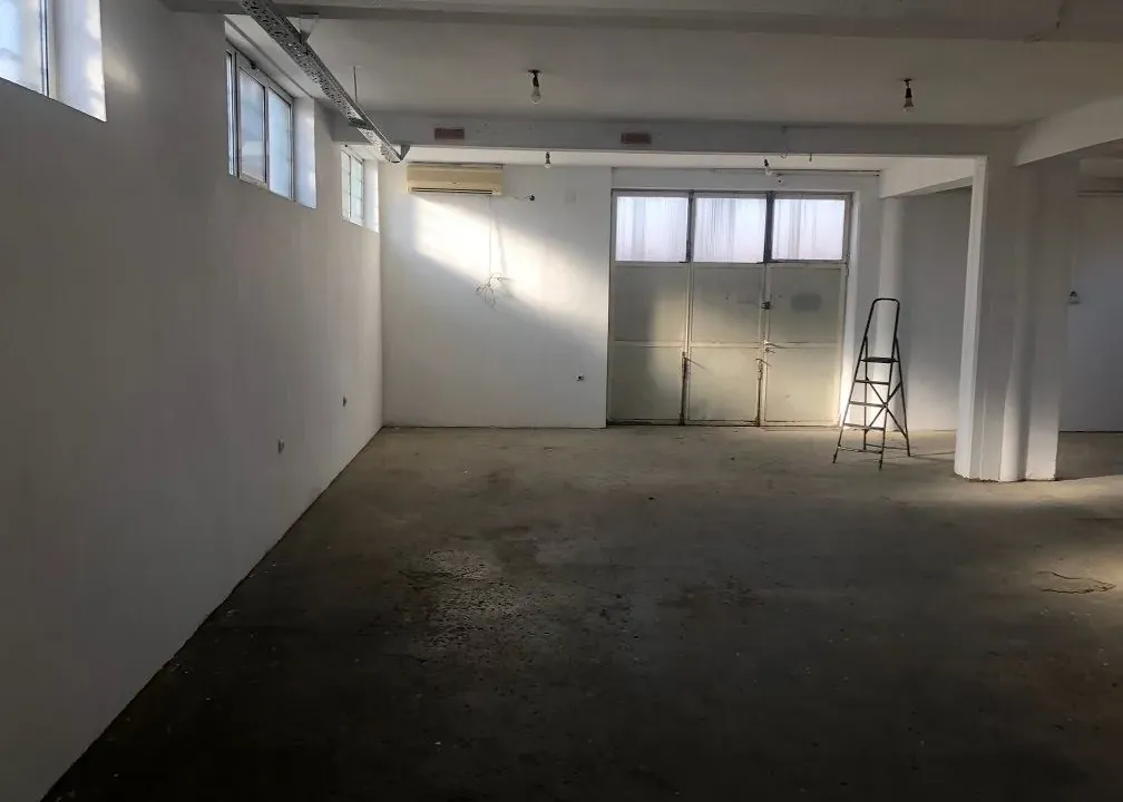 Sale, office space, 330m², Zemun Ugrinovci, Zemun Sve Podlokacije