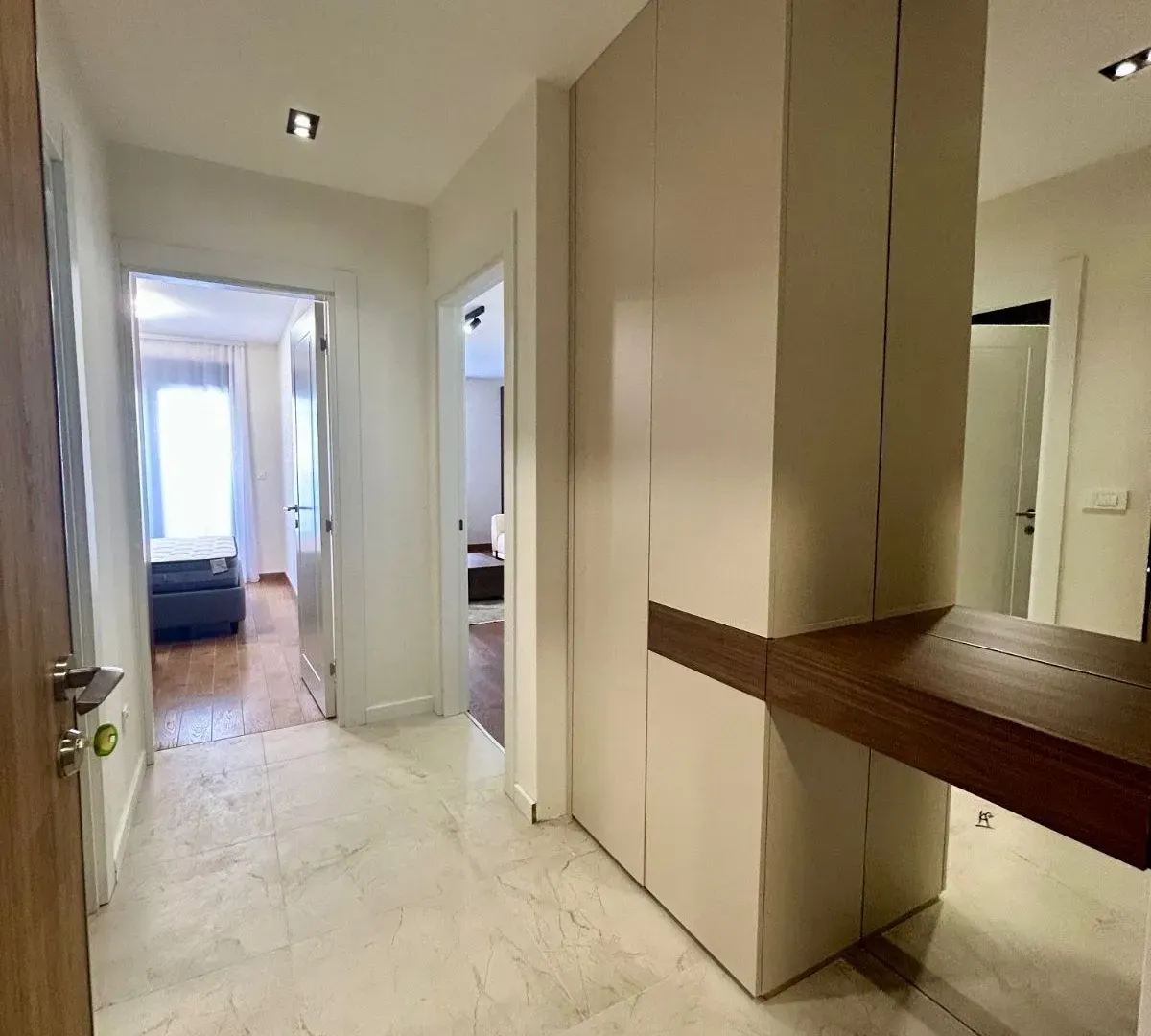 Izdavanje, jednosoban stan, 51m², Tološi, Podgorica