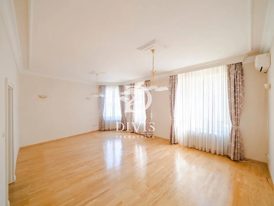 Izdavanje, kuća, 448m², Dedinje Rtv Pink, Dedinje Sve Podlokacije