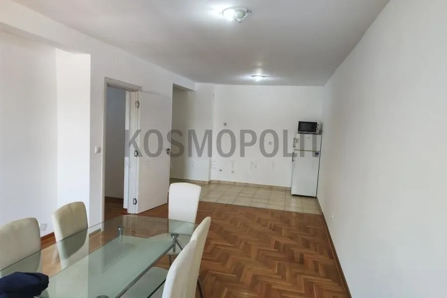 Sale, three bedroom apartment, 72m², Farmaceutski Fakultet, Voždovac Sve Podlokacije
