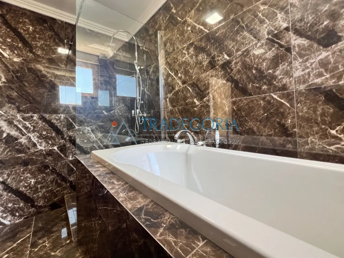 Prodaja, trosoban stan, 640m², Budva, Crna Gora