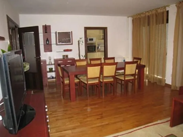Rent, four bedroom apartment, 136m², Savski Venac, Beograd
