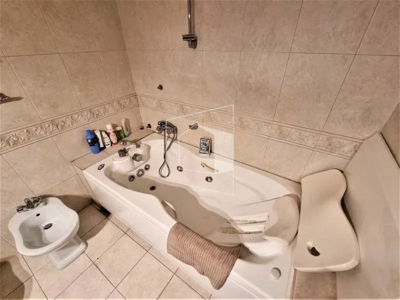 Prodaja, stan, 280m², Preko Morače, Podgorica