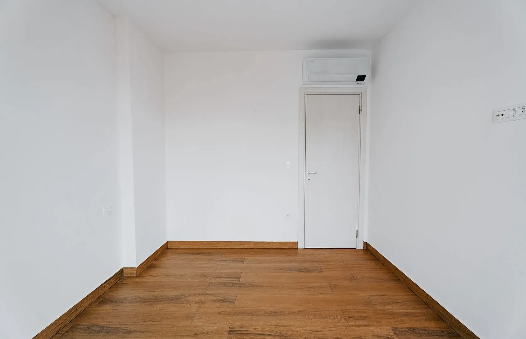 Izdavanje, ugostiteljski objekat, 1600m², Budva, Crna Gora