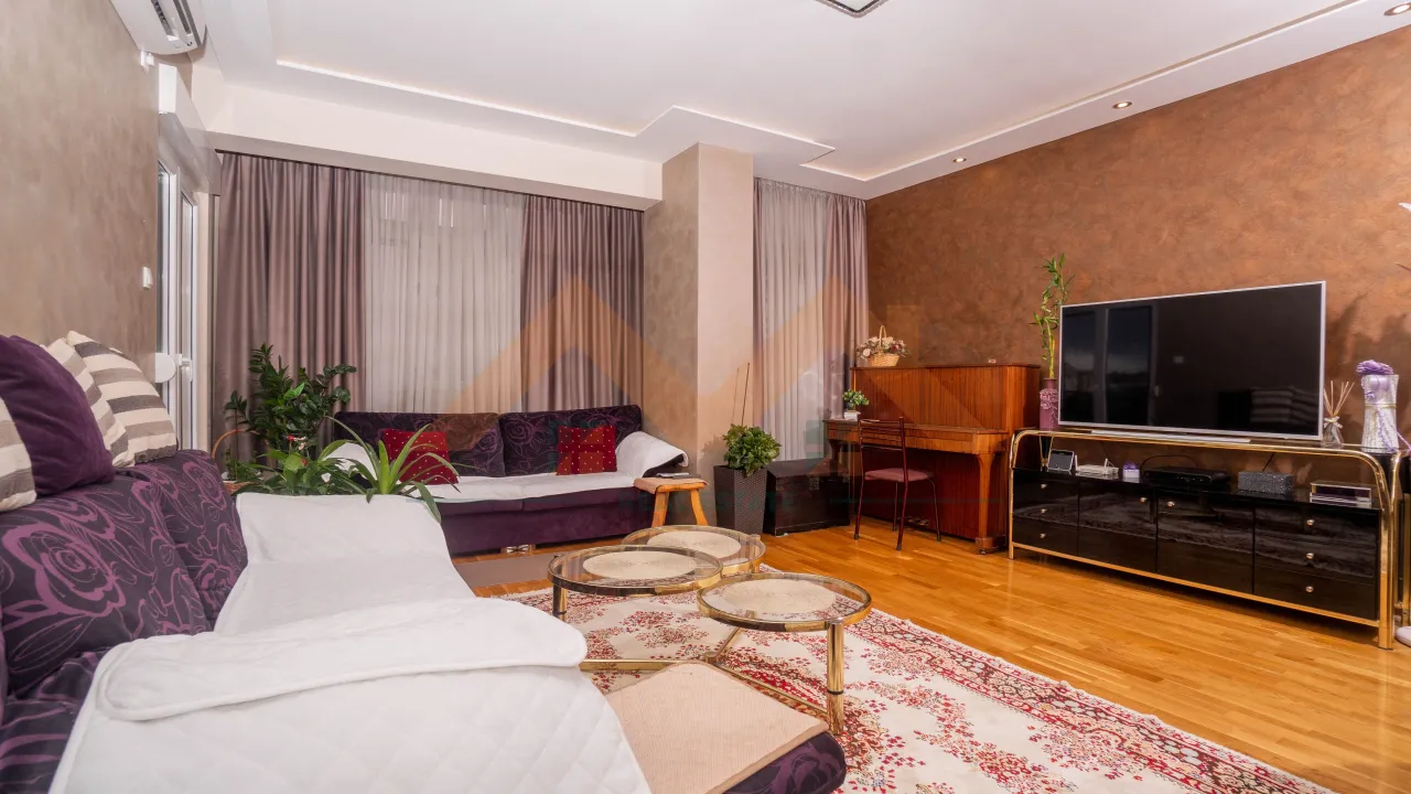 Izdavanje, trosoban stan, 95m², Ljubović, Podgorica