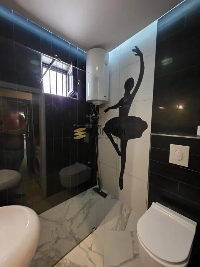 Izdavanje, kuća, 160m², Voždovac Sve Podlokacije, Beograd