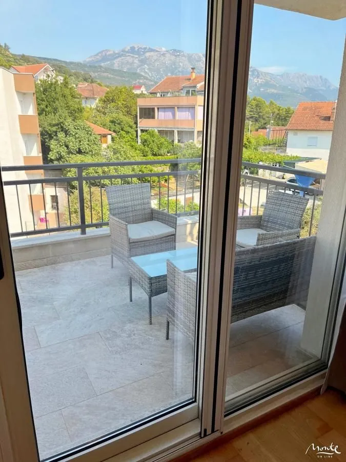 Prodaja, trosoban stan, 99m², Tivat, Crna Gora