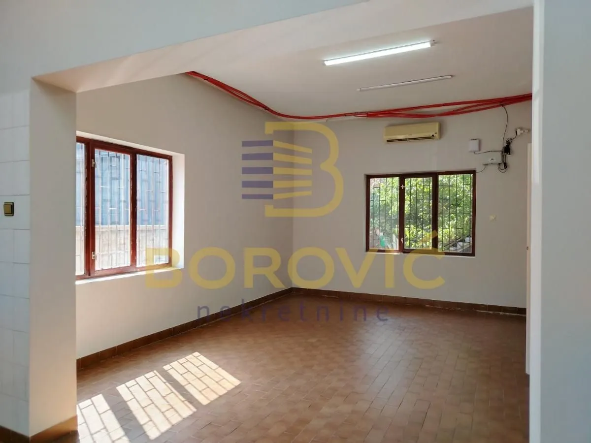 Rent, house, 95m², Borča 1, Borča Sve Podlokacije