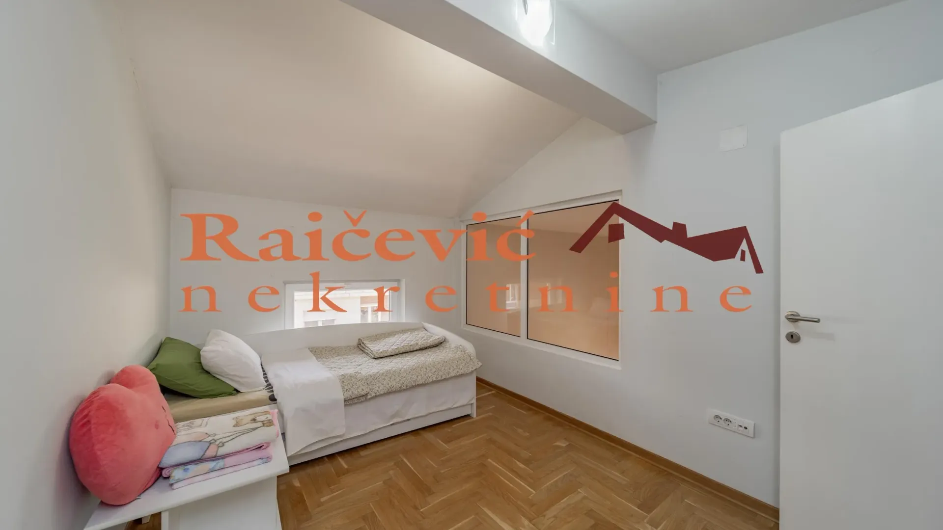 Prodaja, trosoban stan, 84m², Zemun Gornji Grad, Zemun Sve Podlokacije