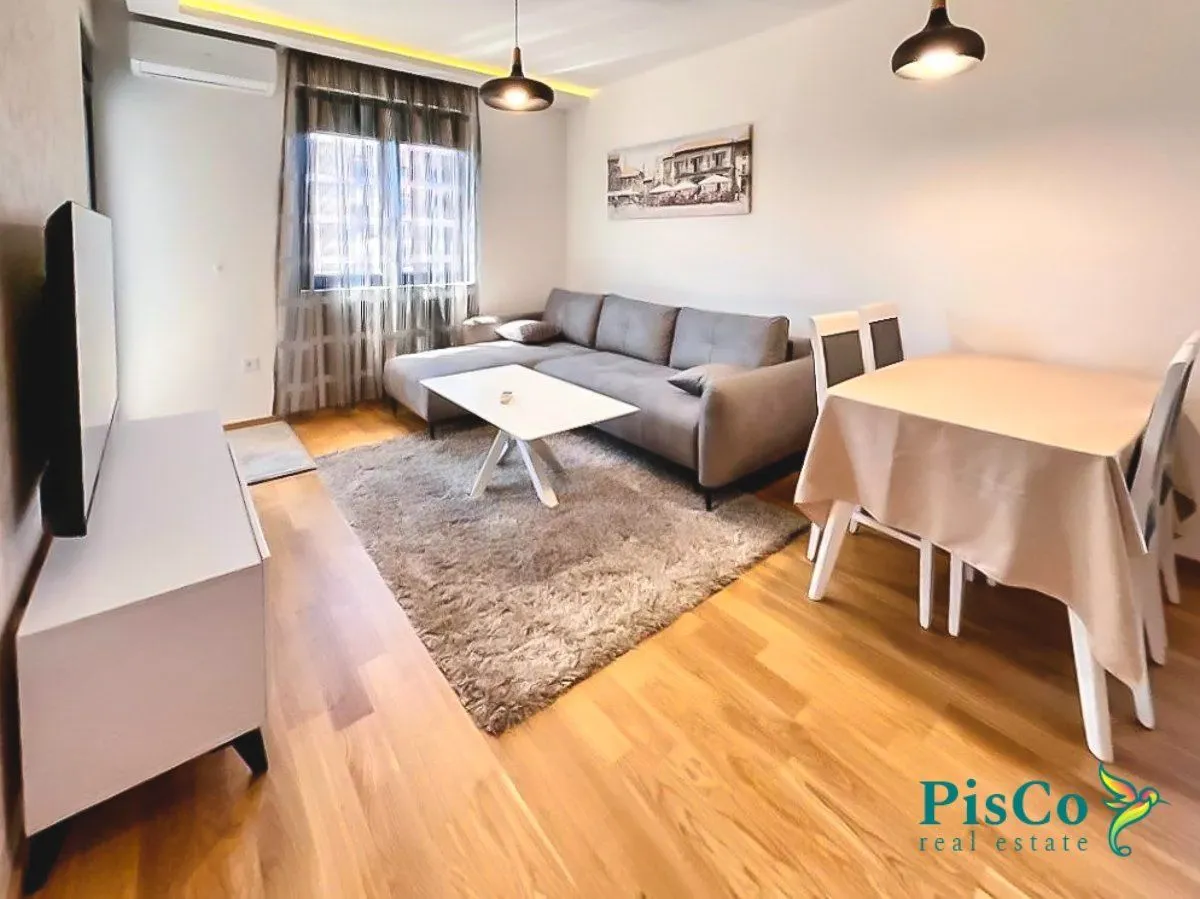 Izdavanje, dvosoban stan, 70m², City Kvart, Podgorica