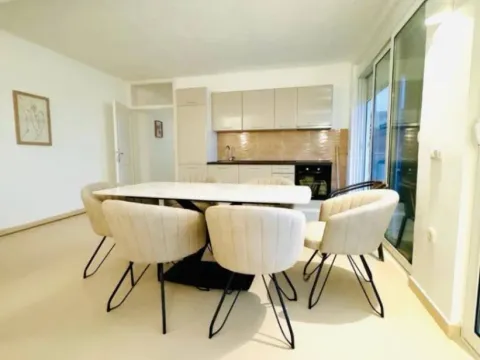 Sale, two bedroom apartment, 122m², Kruče, Ulcinj - image 2