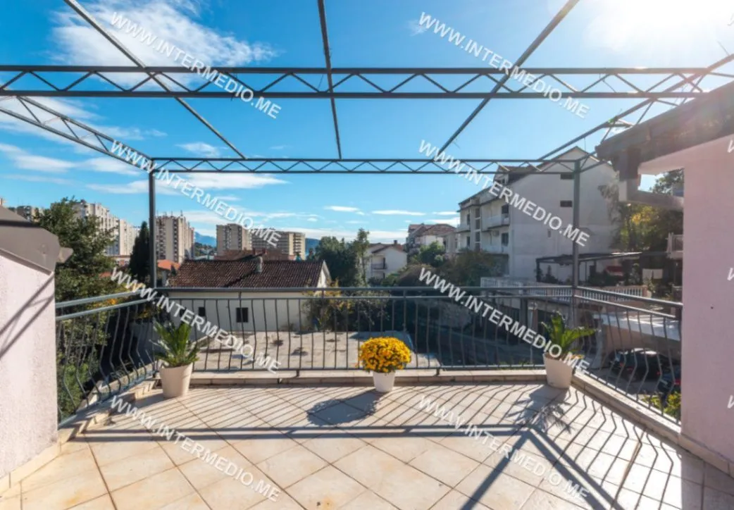Prodaja, dvosoban stan, 98m², Igalo, Herceg Novi