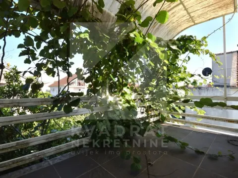 Rent, house, 250m², Stari Aerodrom, Podgorica - image 31