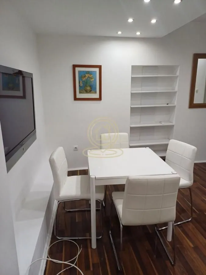 Izdavanje, dvosoban stan, 41m², Čubura, Beograd