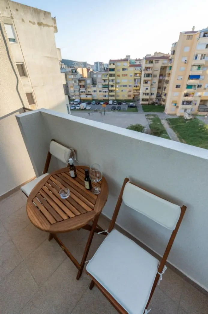 Rent, two bedroom apartment, 58m², Centar, Bar