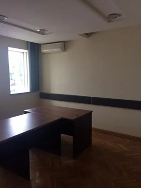 Rent, office space, 705m², Zemun Gornji Grad, Zemun Sve Podlokacije