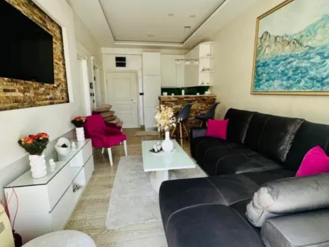 Izdavanje, jednosoban stan, 50m², Centar, Budva - image 4