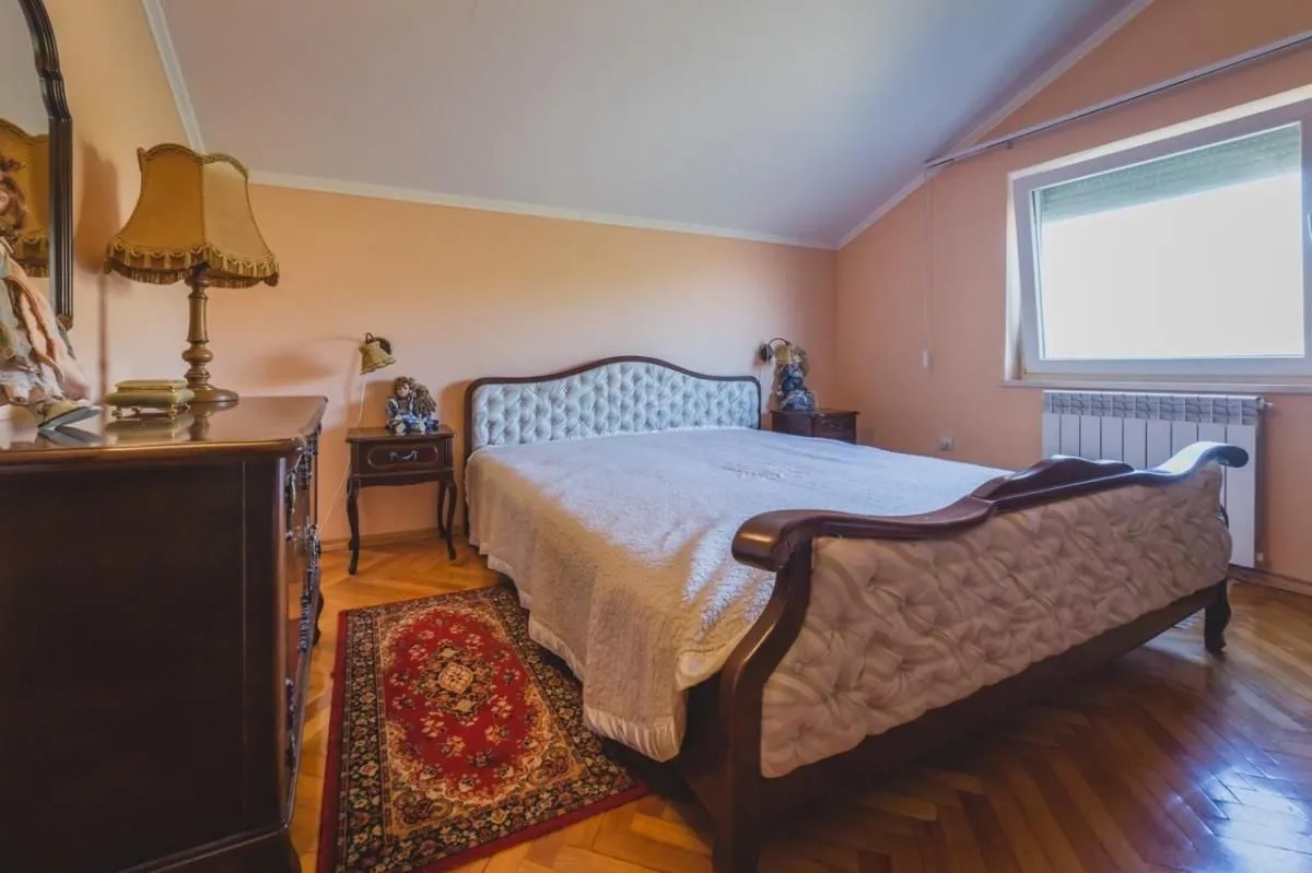 Prodaja, kuća, 200m², Donji Kokoti, Podgorica