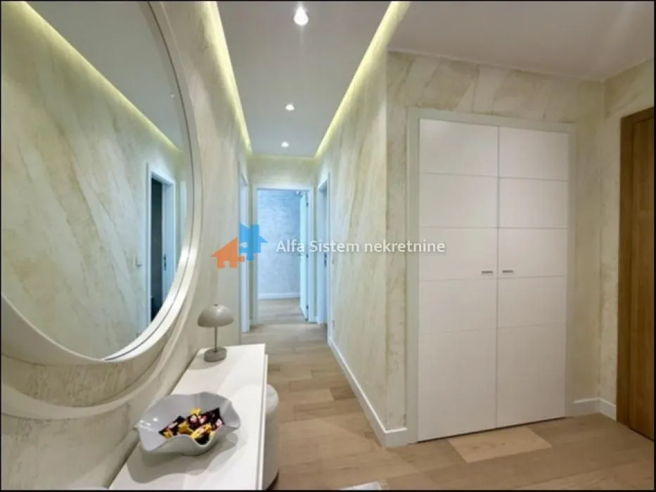 Rent, four bedroom apartment, 122m², Savski Venac, Beograd