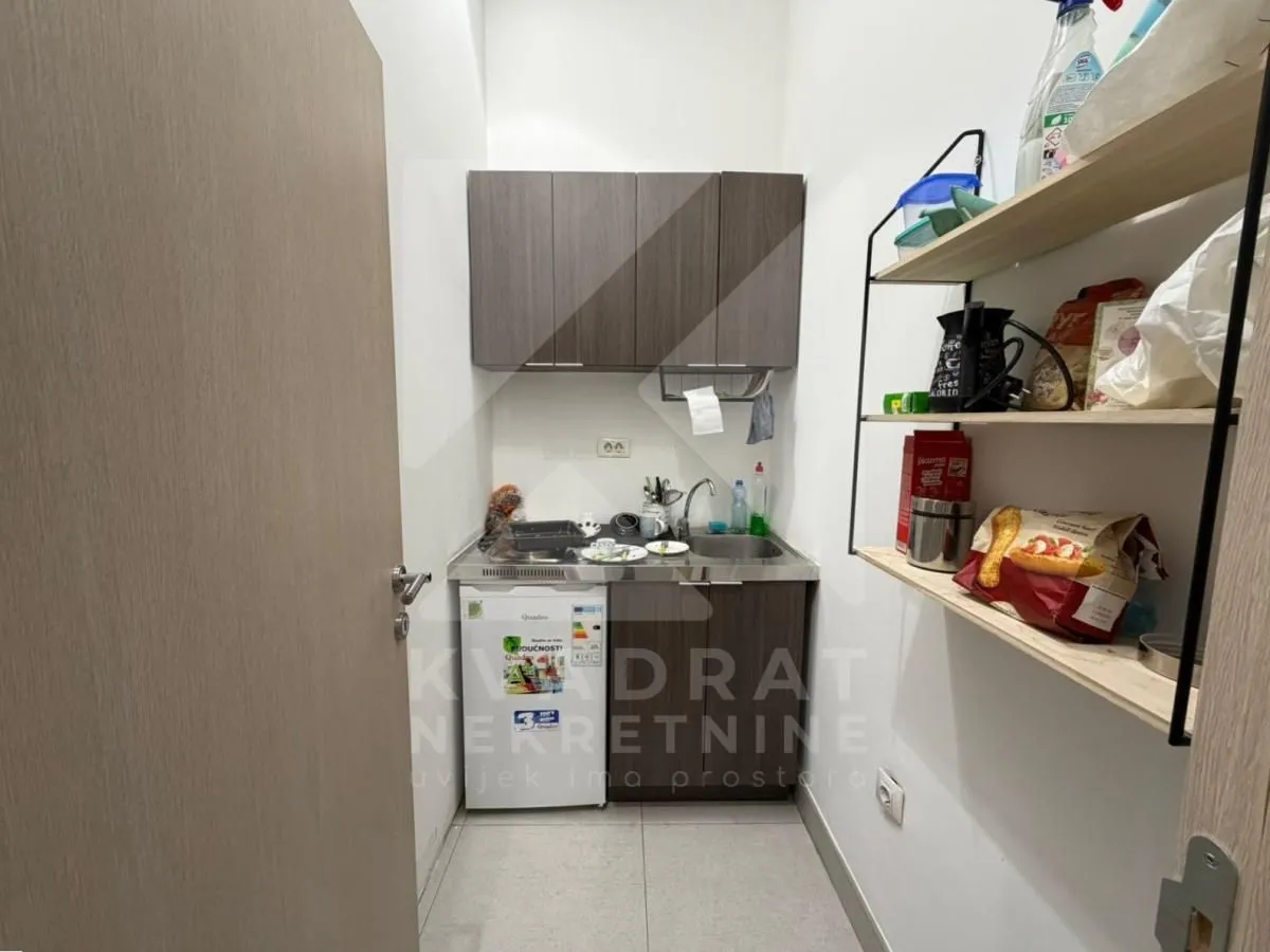 Rent, office space, 103m², City Kvart, Podgorica