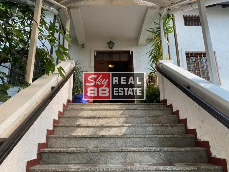 Izdavanje, stan, 340m², Savski Venac, Beograd