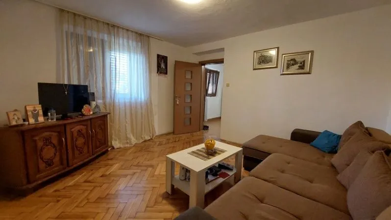 Rent, one bedroom apartment, 60m², Radanovići, Kotor