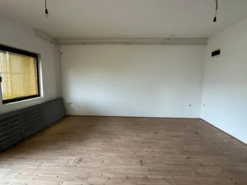 Prodaja, kuća, 270m², Jajinci, Voždovac Sve Podlokacije - image 4