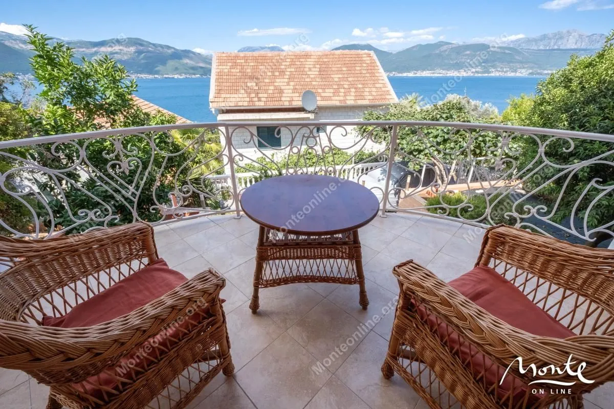 Prodaja, kuća, 89m², Krašići, Tivat