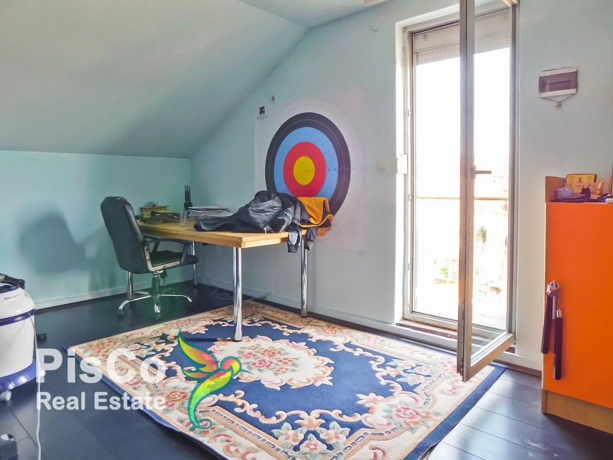 Prodaja, kuća, 290m², Tološi, Podgorica