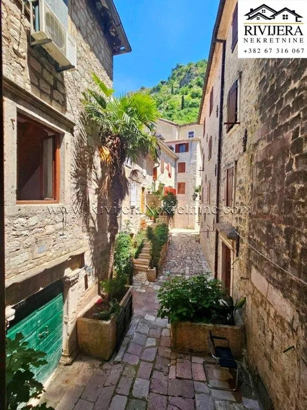 Sale, apartment, 15m², Centar, Kotor