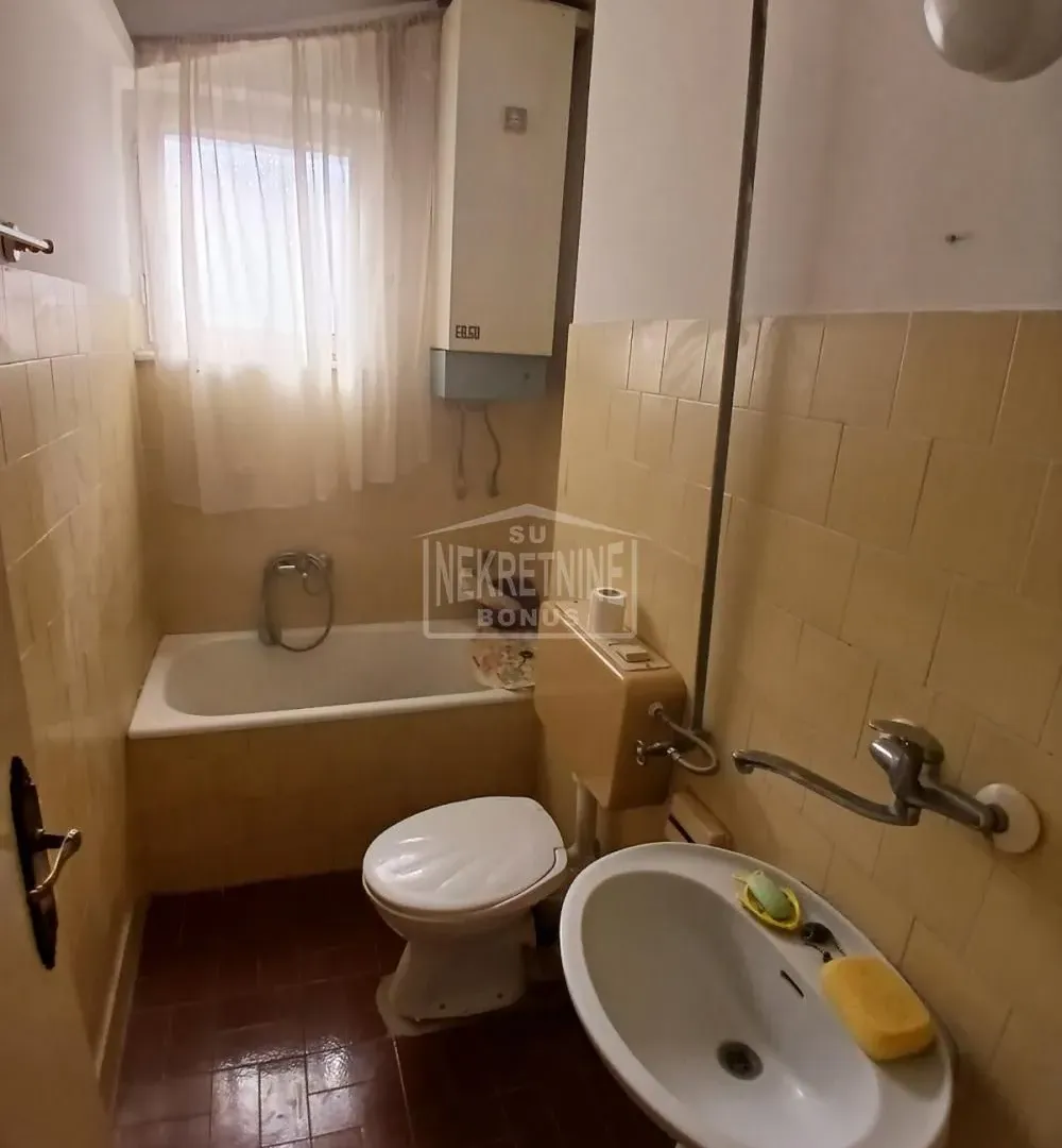 Prodaja, dvosoban stan, 52m², Kertvaroš, Subotica