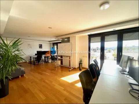 Izdavanje, četvorosoban stan, 186m², Čubura, Beograd - image 18