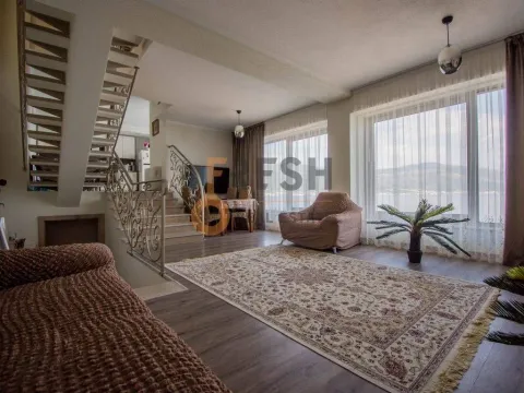 Prodaja, kuća, 240m², Tivat, Crna Gora - image 6