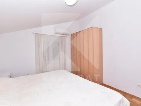 Izdavanje, dvosoban stan, 115m², Tološi, Podgorica - image 6