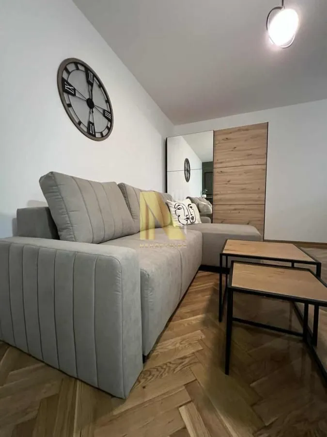 Izdavanje, garsonjera, 28m², Centar, Novi Sad
