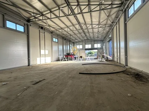 Rent, office space, 525m², Donja Gorica, Podgorica - image 2